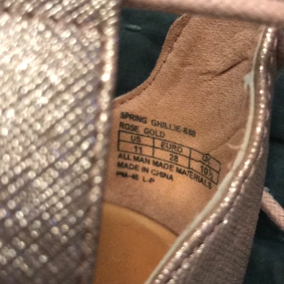 Sandals - Picture 3 of 3